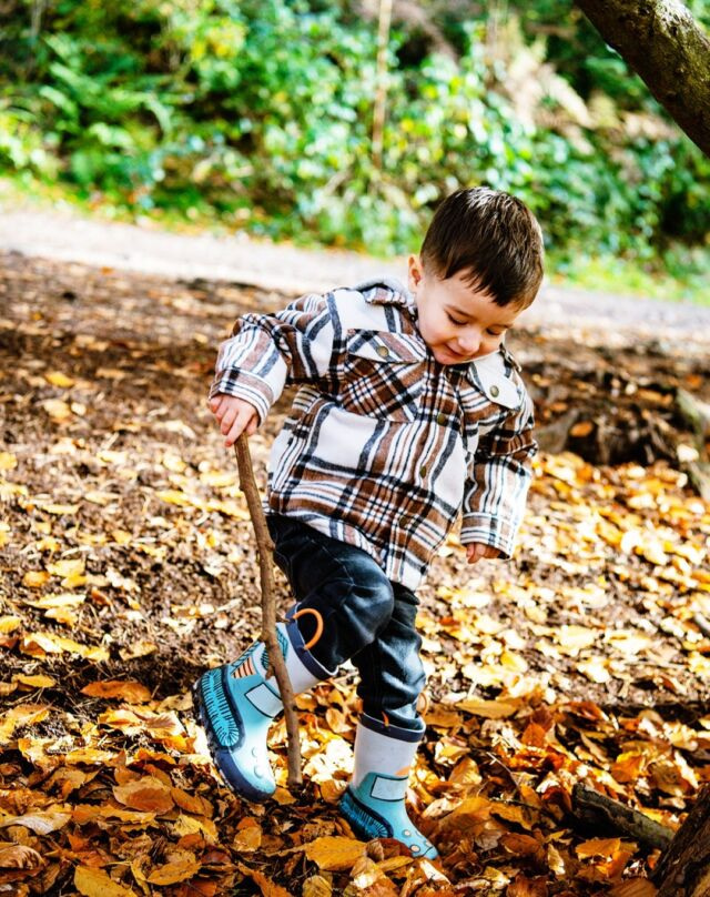 Had a really lovely time photographing this little chap recently at The Lickey Hills in Birmingham. Such a joy to photograph him having fun amongst the autumn leaves!
#familyphotography #childrensphotographer #familyphotographers #naturalfamilyphotography #candidfamilyphotographer #candidfamilyphotography #outdoorfamilyphotography #outdoorfamilyphotoshoot